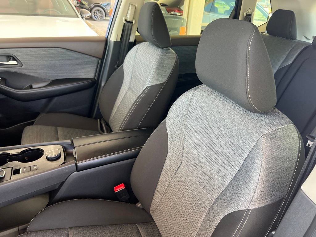 Certified 2023 Nissan Rogue SV AWD/4WD image 5