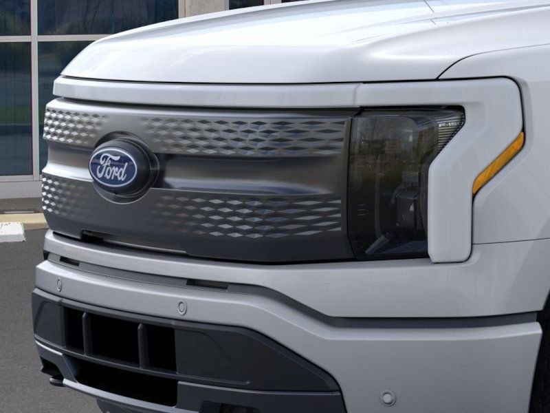 New 2025 Ford F150 Lightning Flash AWD/4WD image 18