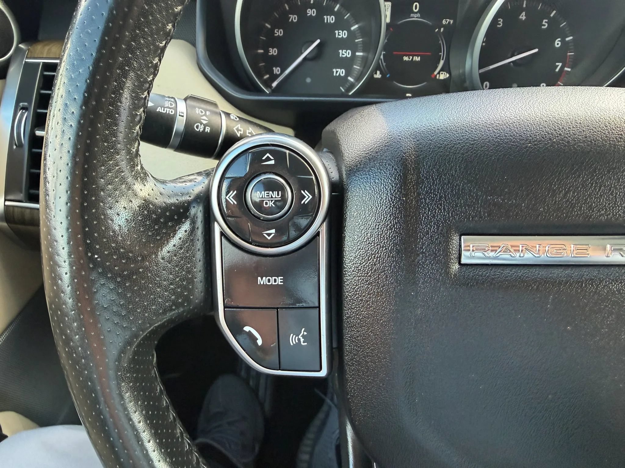 Used 2017 Land Rover Range Rover Sport HSE AWD/4WD image 31