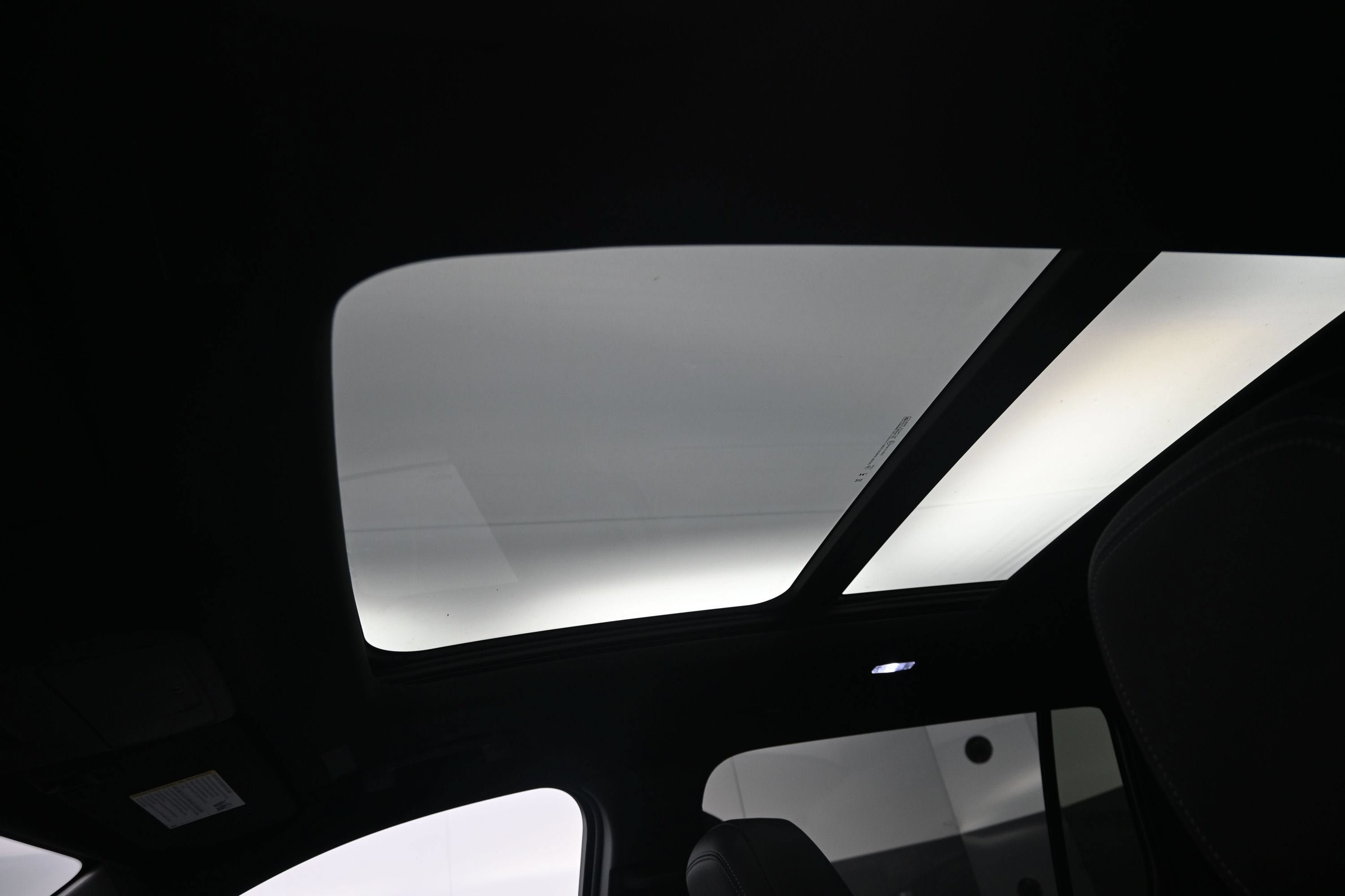 New 2027 Chevrolet Traverse LT w/ Sun and Wheel Package FWD image 30