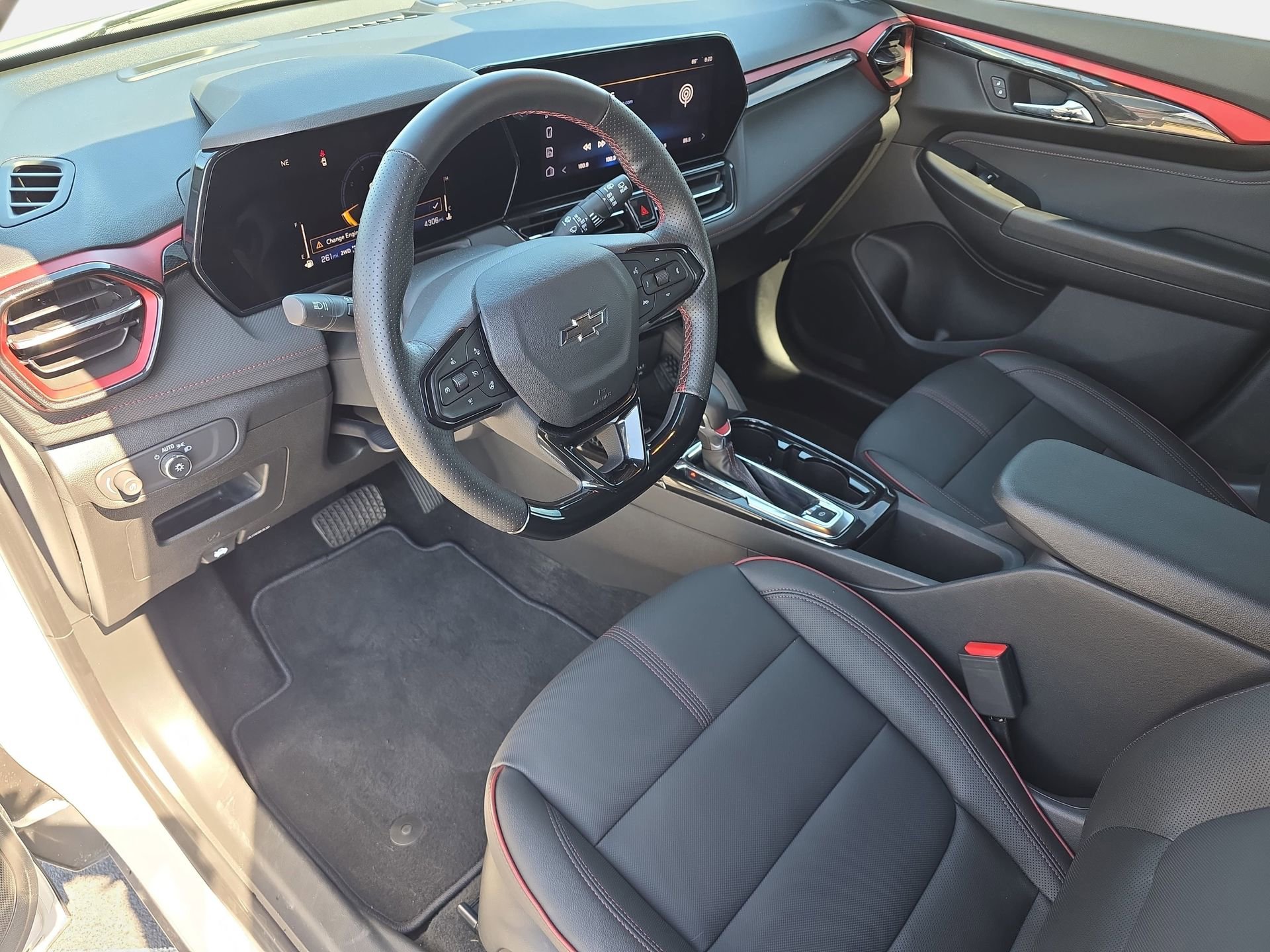 Used 2025 Chevrolet TrailBlazer RS w/ Convenience Package image 16