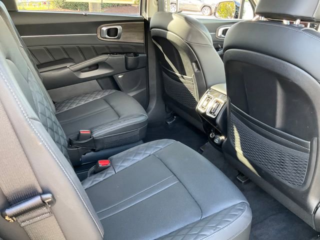 Used 2023 Kia Sorento SX Prestige image 21