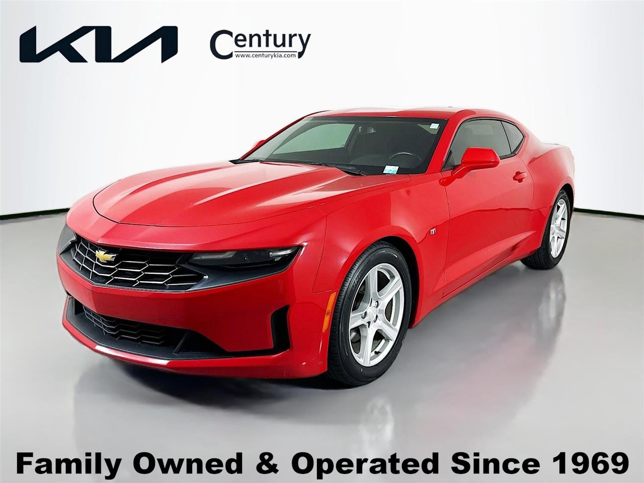 Used 2019 Chevrolet Camaro LT image 1