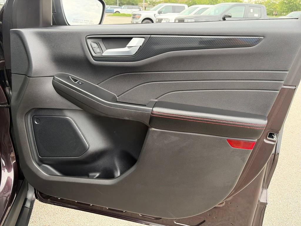Used 2023 Ford Escape ST-Line w/ Tech Pack #1 FWD image 10