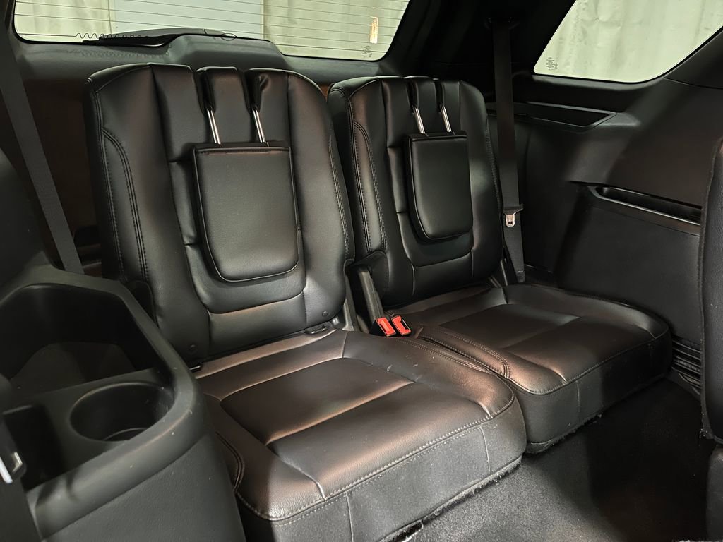 Used 2019 Ford Explorer XLT w/ Equipment Group 202A image 33
