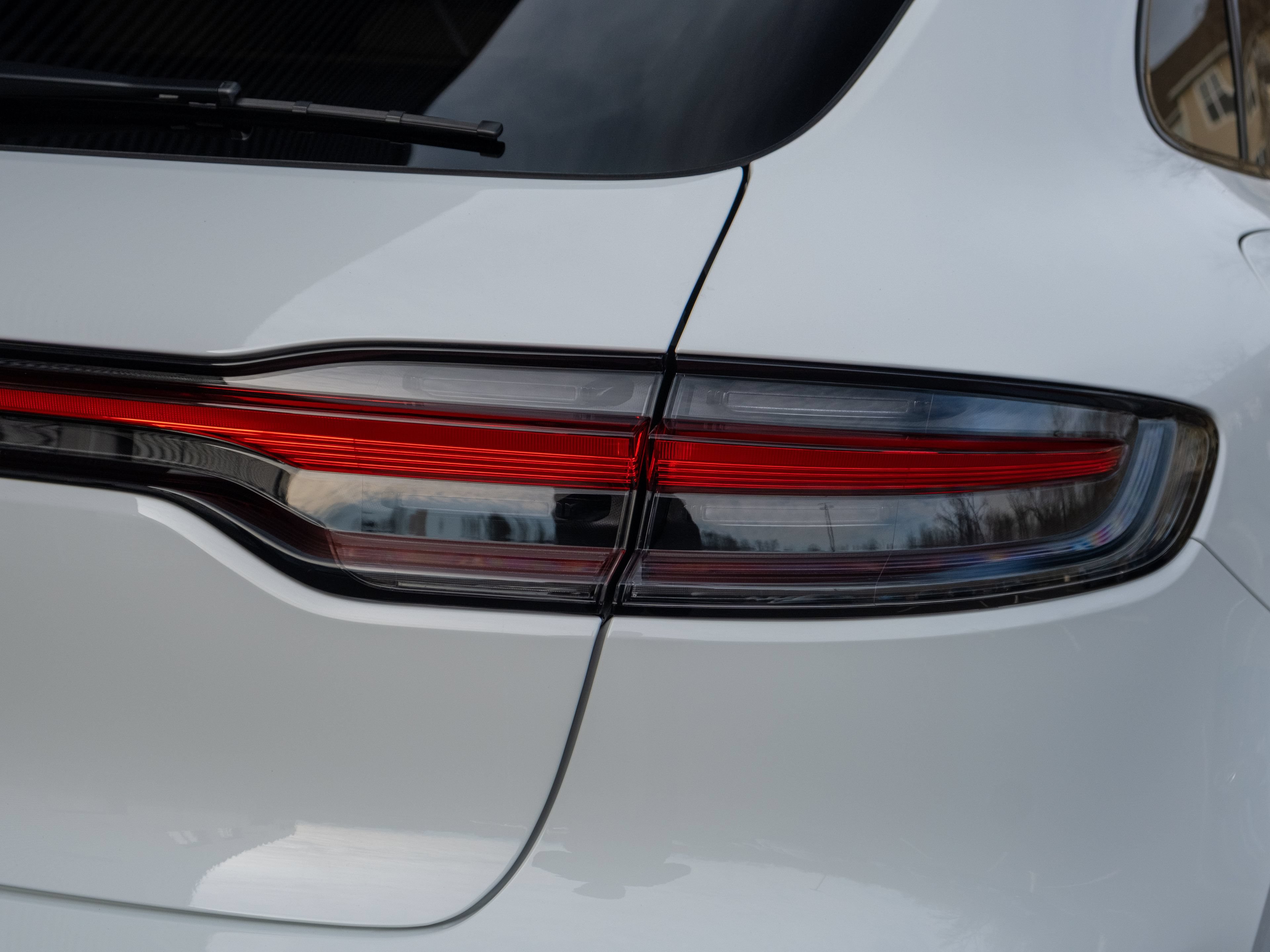 Certified 2026 Porsche Macan AWD/4WD image 16