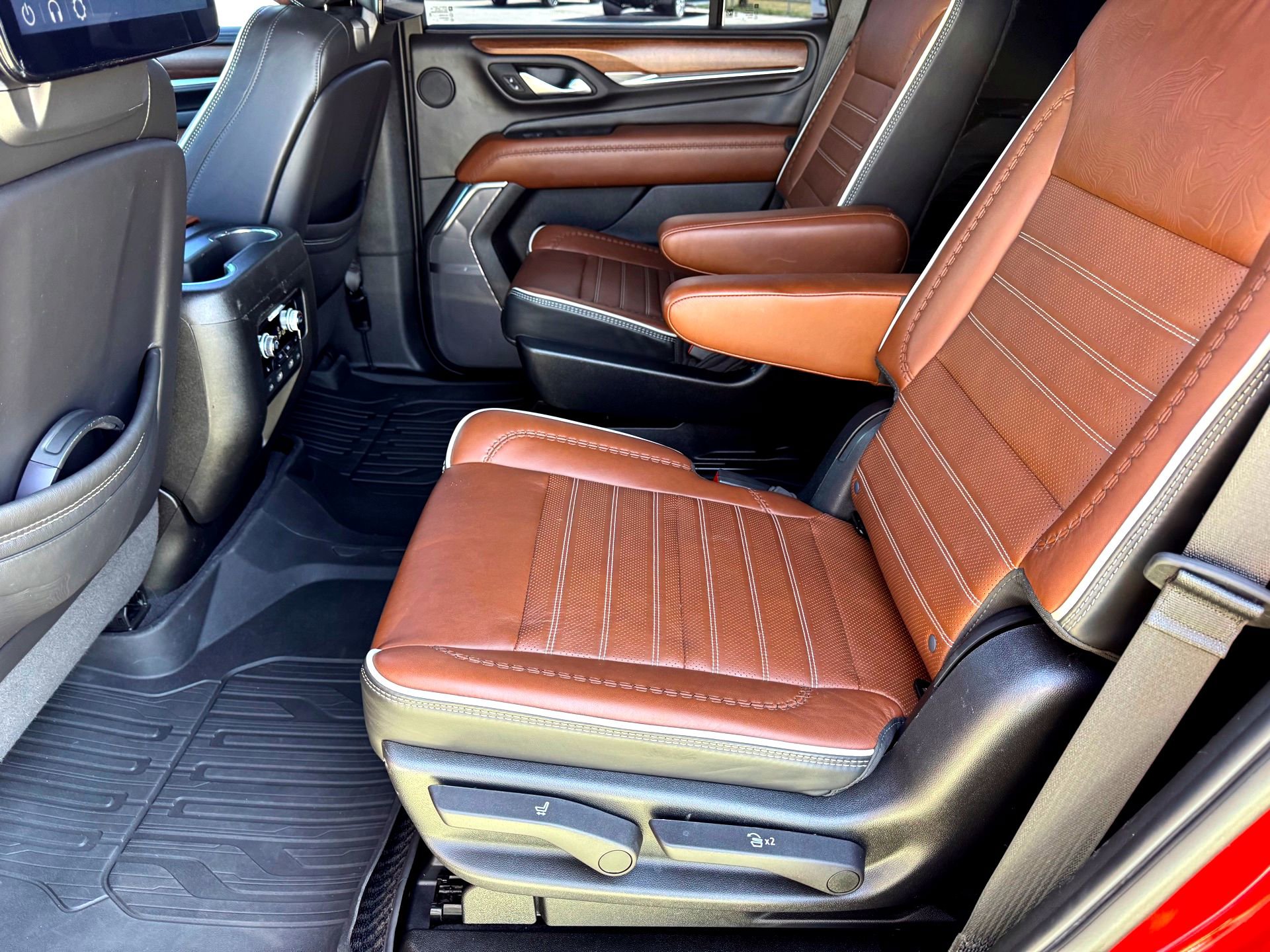 Used 2023 GMC Yukon Denali Ultimate image 22