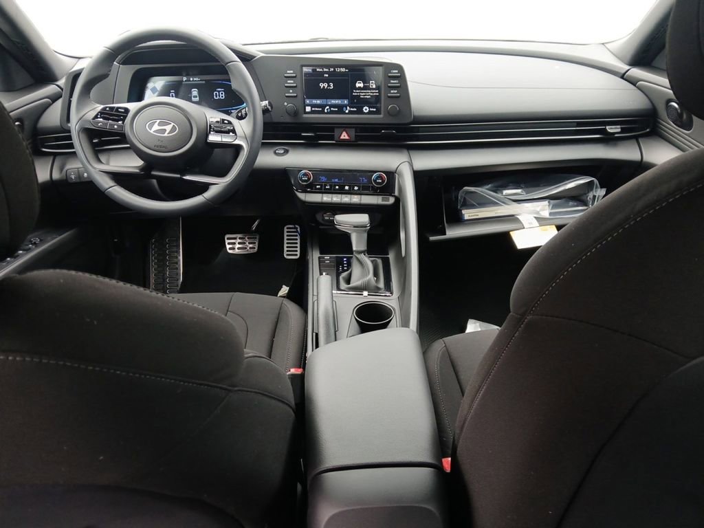 New 2026 Hyundai Elantra Sport FWD image 10