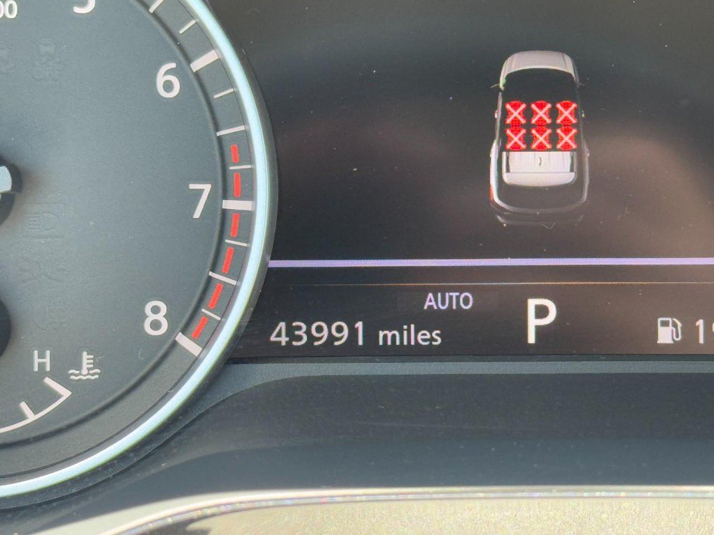 Used 2023 Nissan Pathfinder SV AWD/4WD image 22