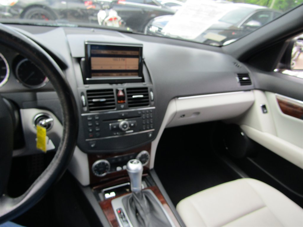Used 2009 Mercedes-Benz C 350 Sport image 11
