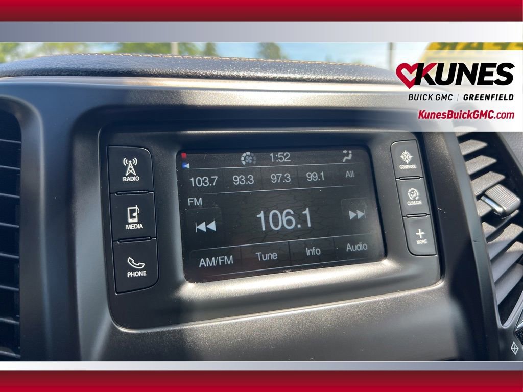 Used 2018 Jeep Cherokee Latitude w/ Safety Group AWD/4WD image 26