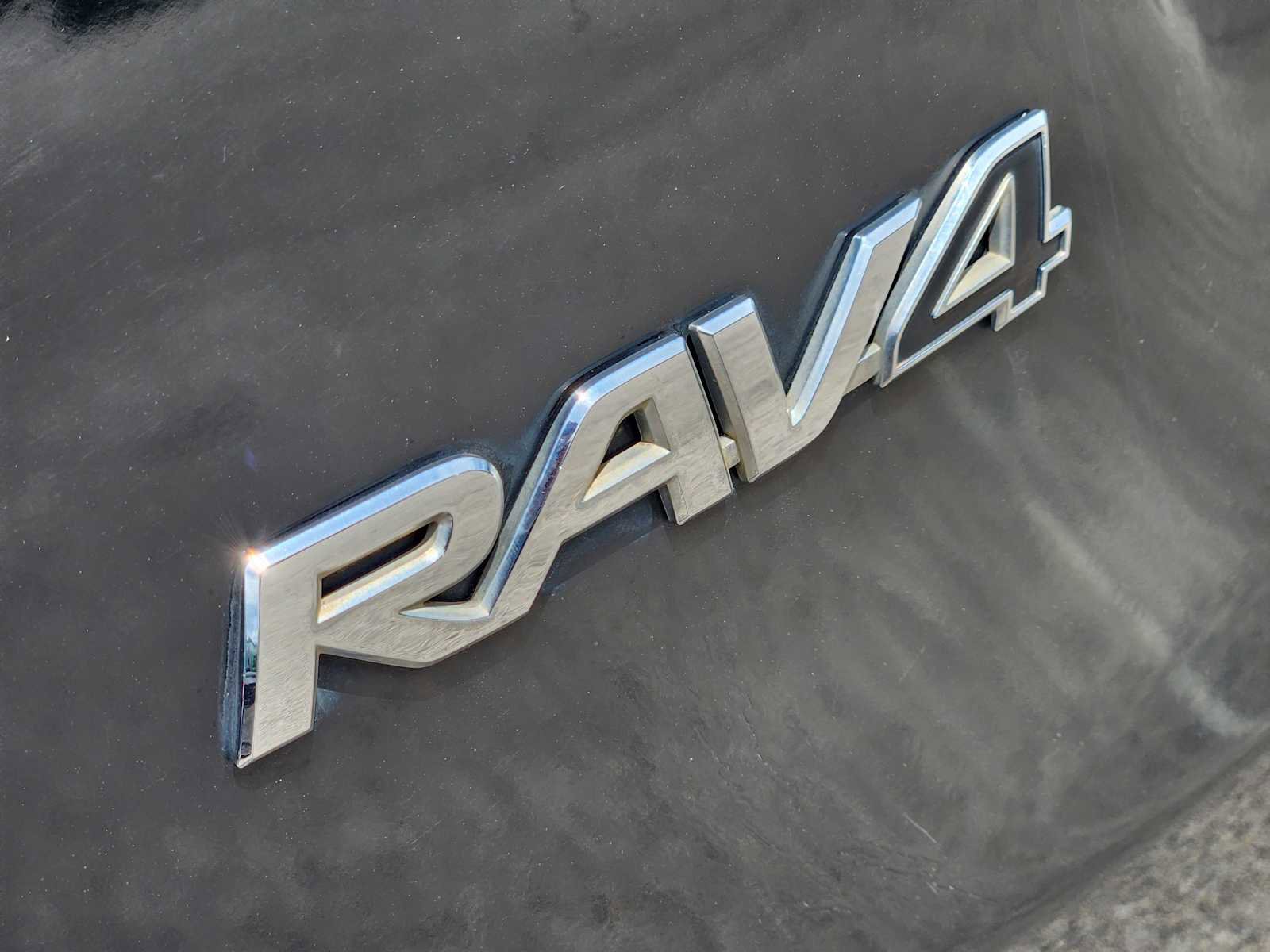 Used 2013 Toyota RAV4 LE FWD image 11