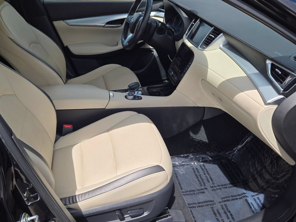 Used 2021 INFINITI QX50 Essential w/ Convenience Package AWD/4WD image 4