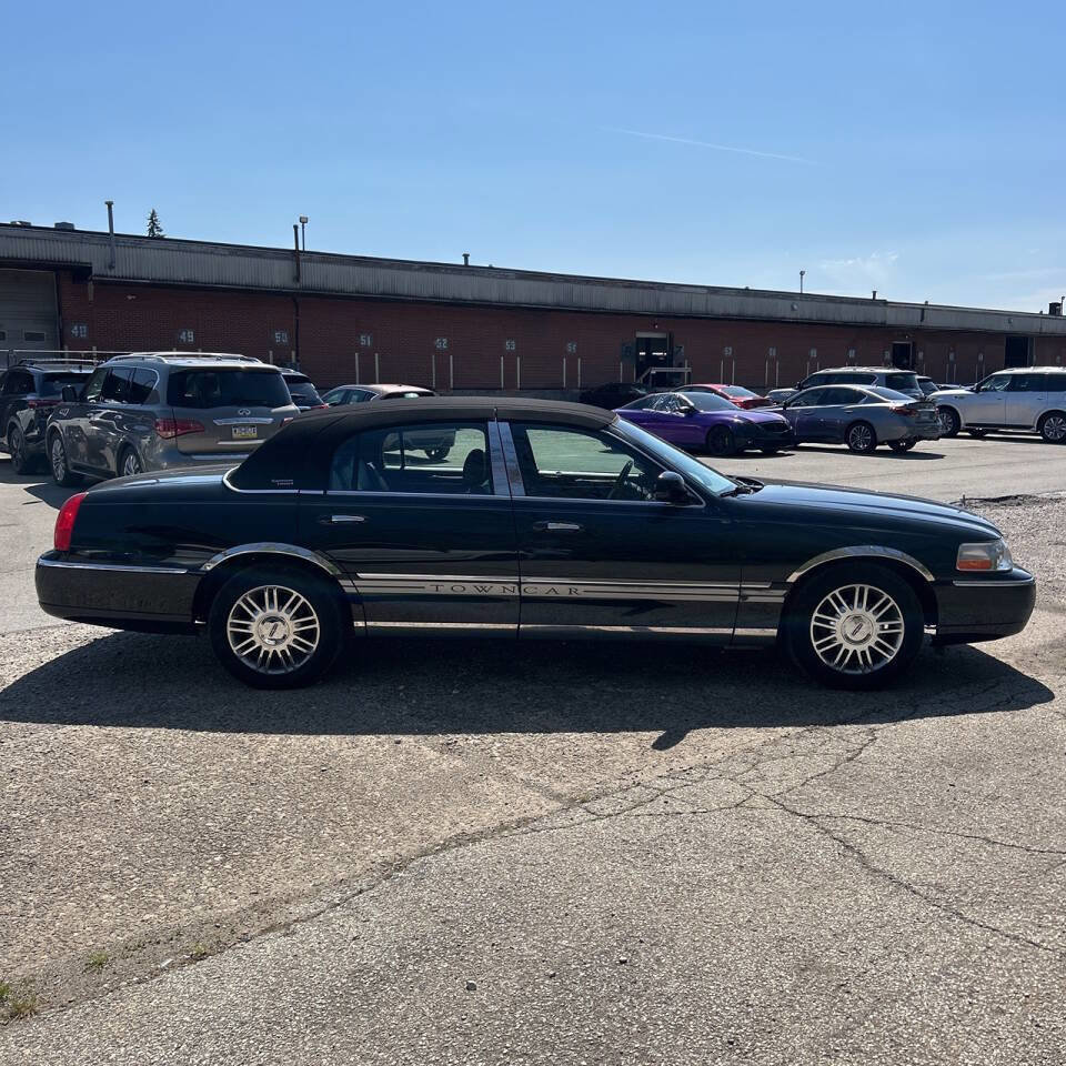 Used 2008 Lincoln Town Car Signature Limited RWD image 5