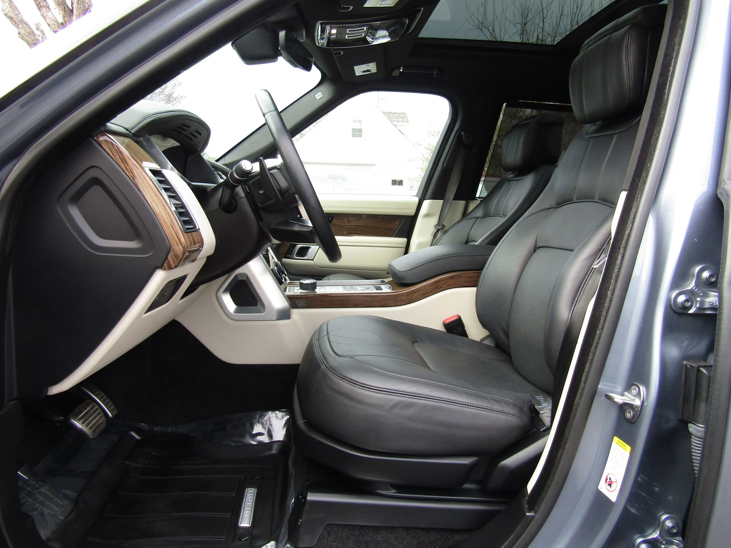 Used 2021 Land Rover Range Rover P525 Westminster Edition LWB image 15