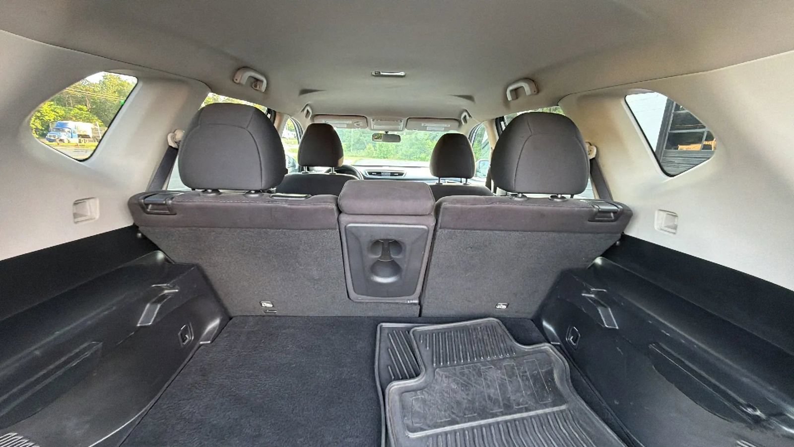 Used 2015 Nissan Rogue SV AWD/4WD image 59