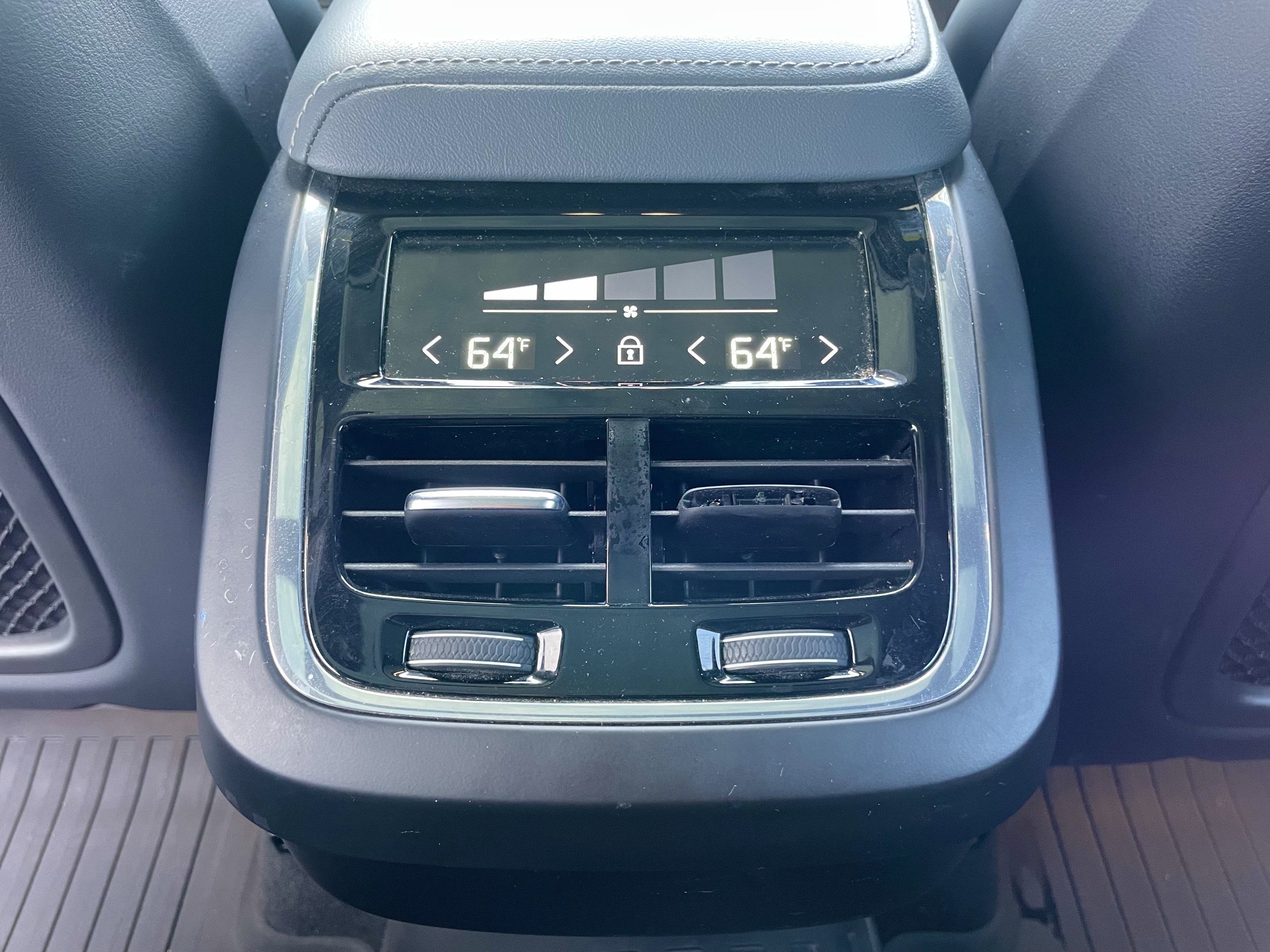 Used 2022 Volvo XC60 B6 R-Design w/ Advanced Package image 26