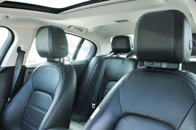 Used 2020 Jaguar XE S image 15