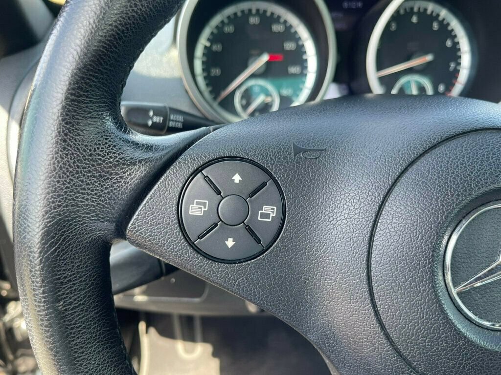 Used 2009 Mercedes-Benz SLK 350 image 16