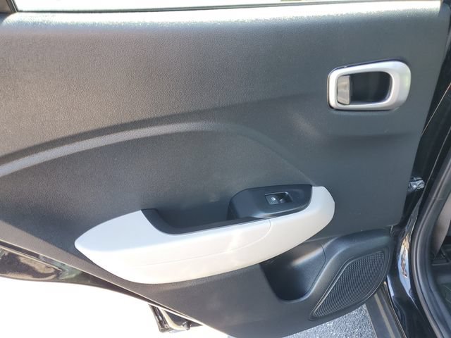 Used 2024 Hyundai Venue SEL FWD image 17