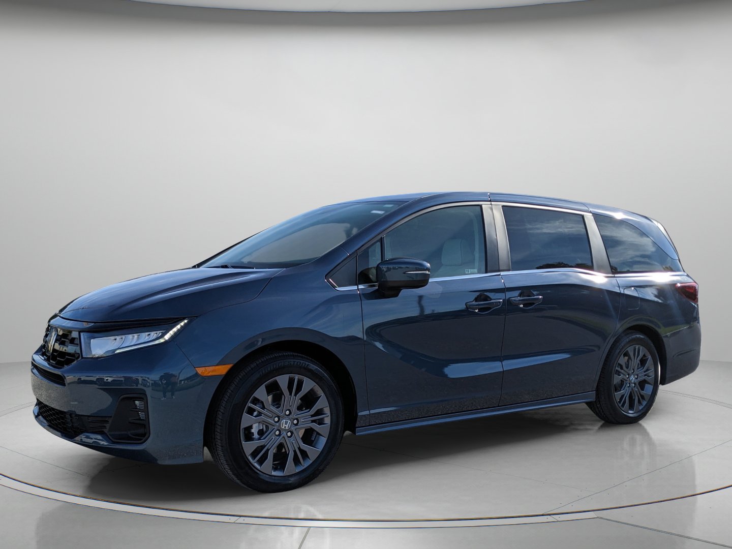 New 2027 Honda Odyssey Touring image 3