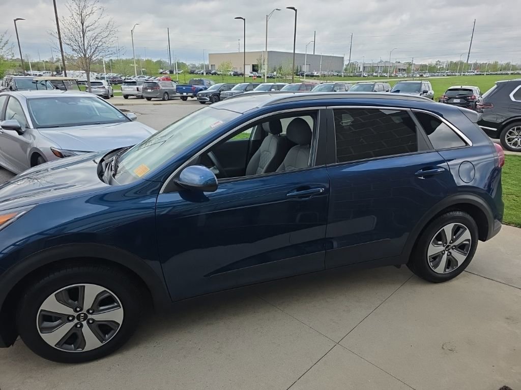 Used 2019 Kia Niro LX FWD image 8