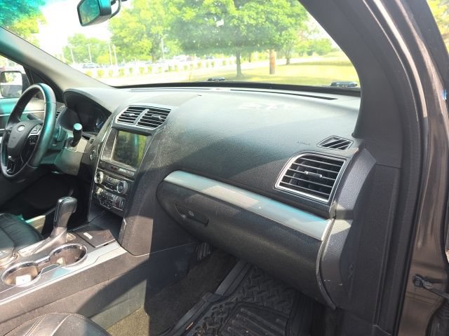 Used 2016 Ford Explorer XLT w/ Equipment Group 202A AWD/4WD image 20