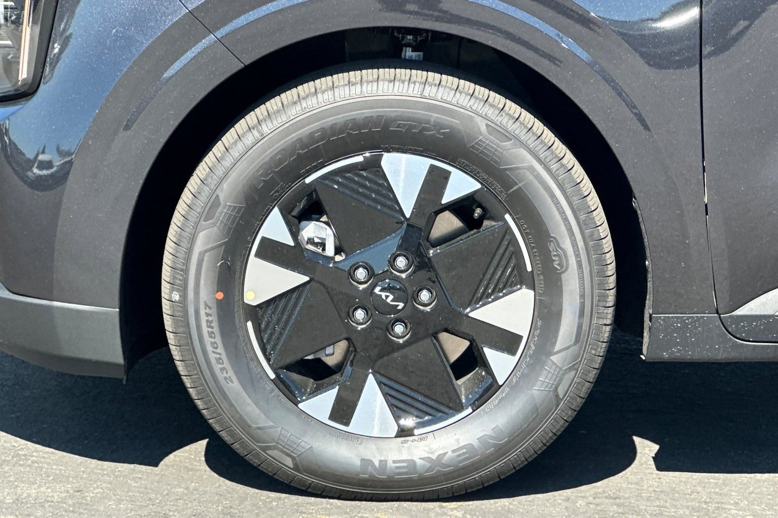 New 2026 Kia Carnival LXS image 26