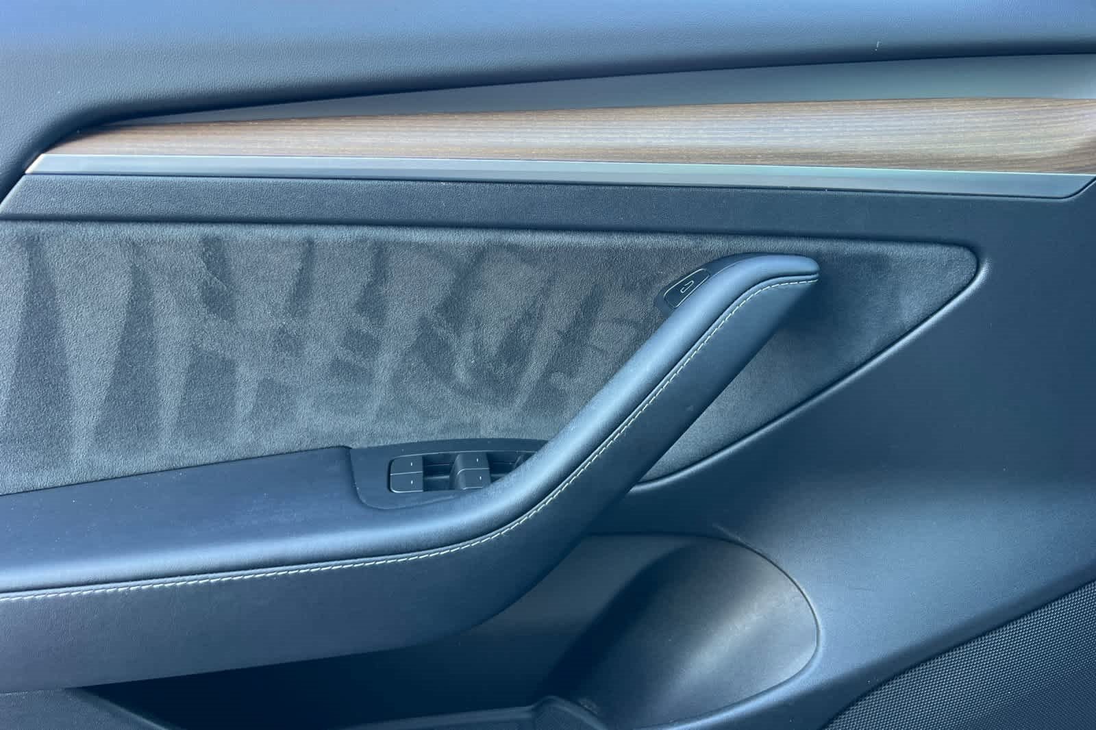 Used 2023 Tesla Model 3 Standard Range image 12