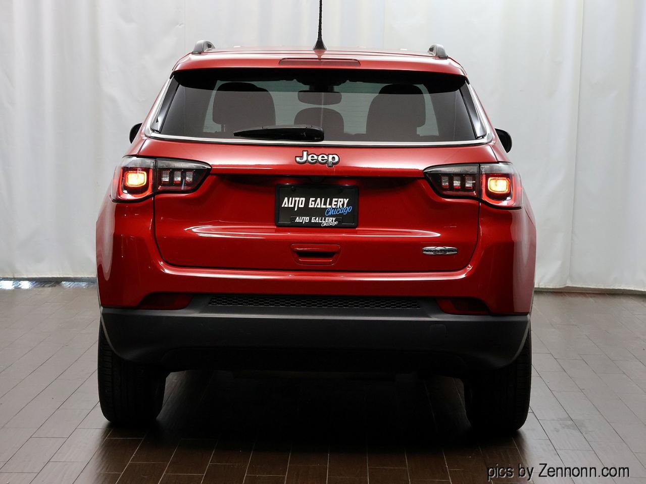 Used 2019 Jeep Compass Latitude FWD image 7