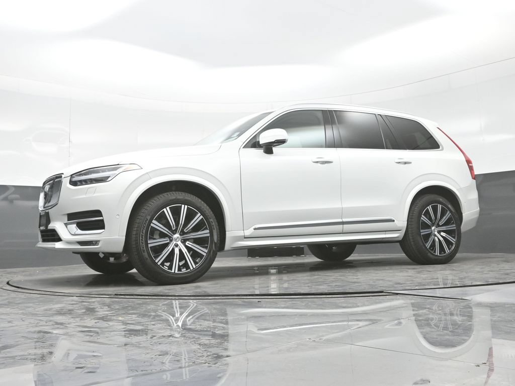 Used 2023 Volvo XC90 B6 Plus AWD/4WD image 28
