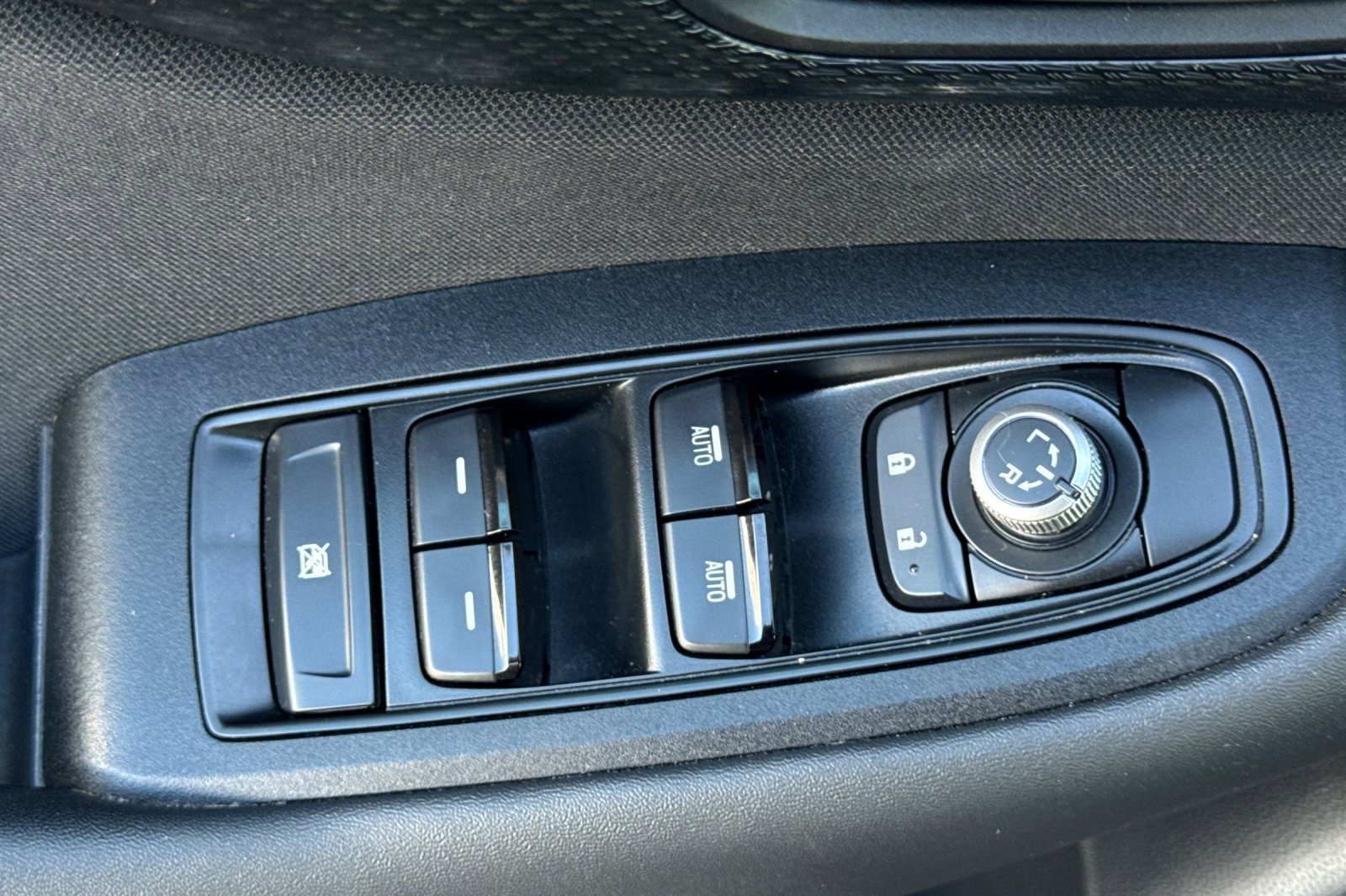 Used 2020 Subaru Outback Premium image 12