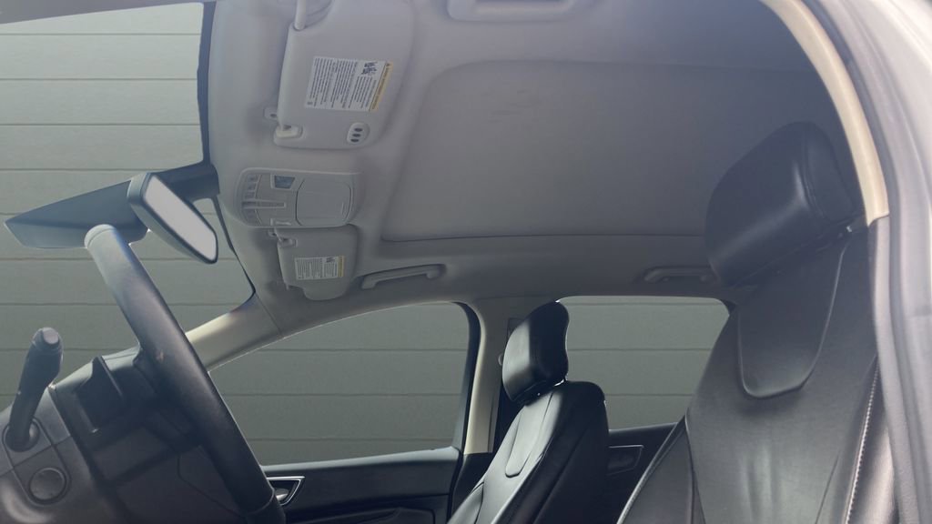 Used 2016 Ford Edge Titanium w/ Equipment Group 302A AWD/4WD image 15