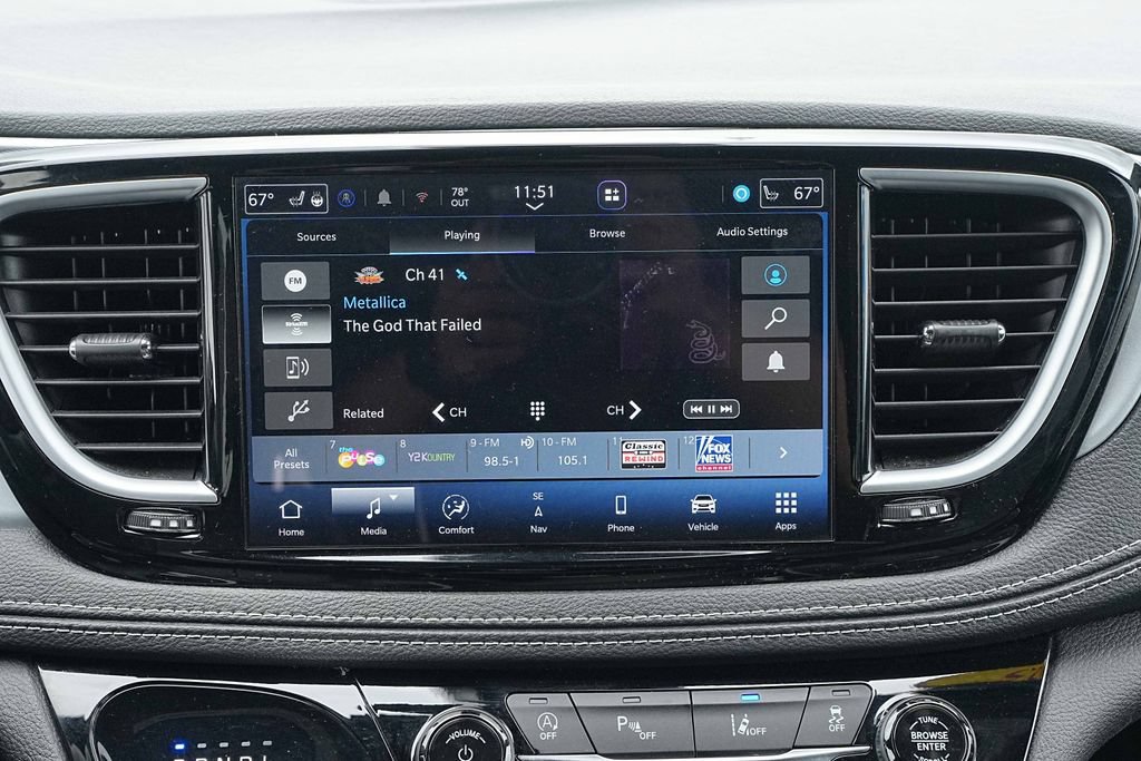 Used 2025 Chrysler Pacifica Limited FWD image 30