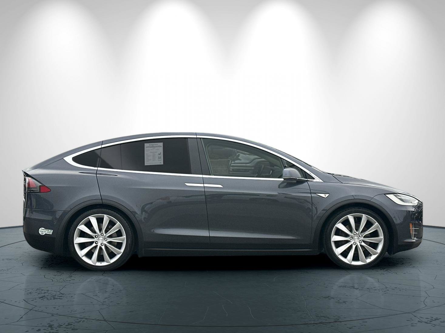 Used 2016 Tesla Model X 90D AWD/4WD image 3