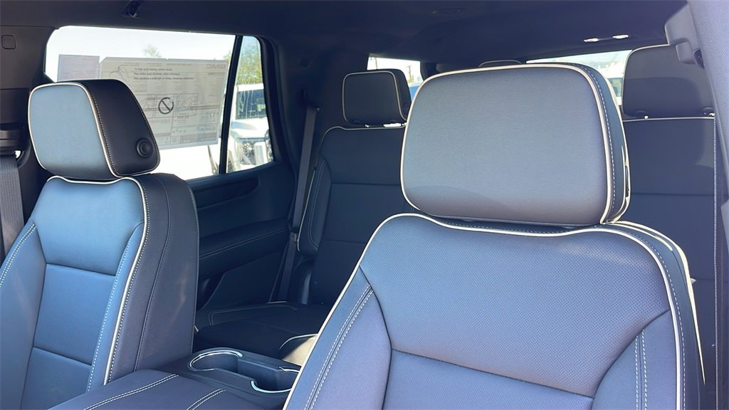 New 2026 GMC Yukon Elevation image 12