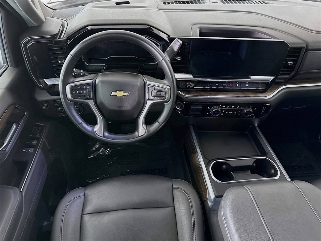 Used 2025 Chevrolet Silverado 3500 LT w/ Safety Package image 3