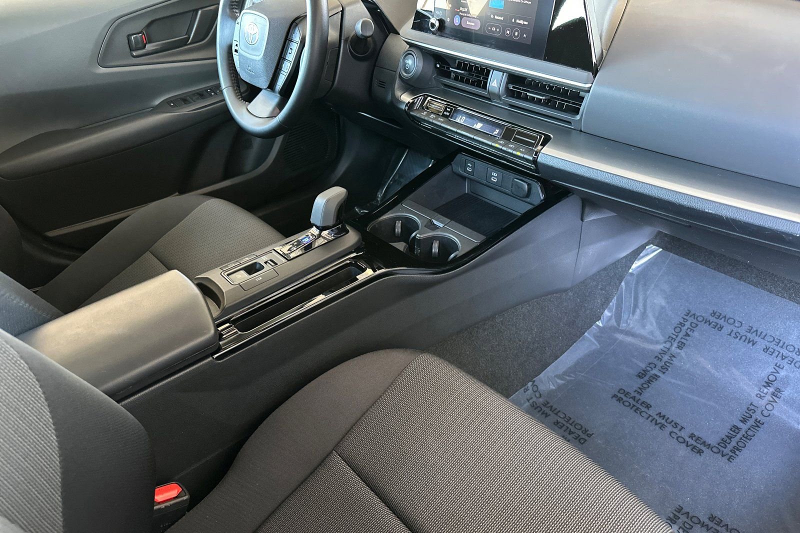 Used 2023 Toyota Prius LE image 18