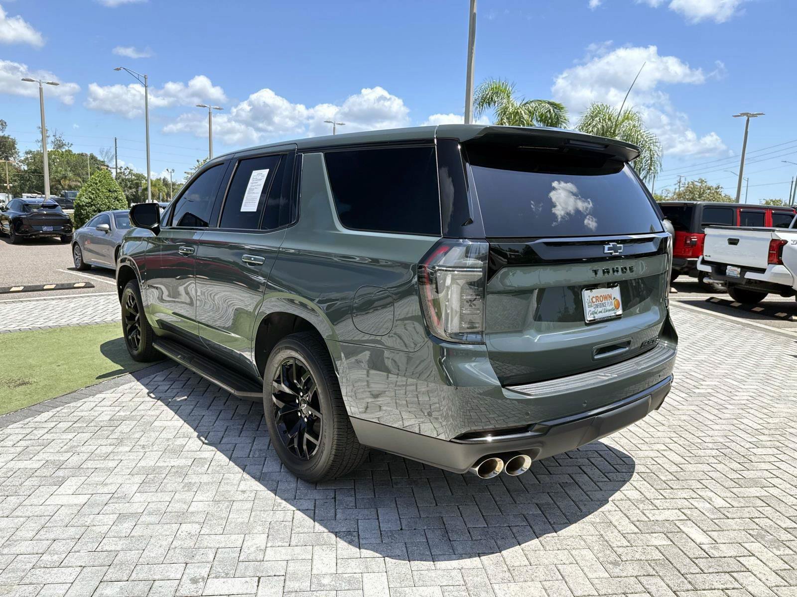 Used 2025 Chevrolet Tahoe RST w/ RST Performance Edition AWD/4WD image 4