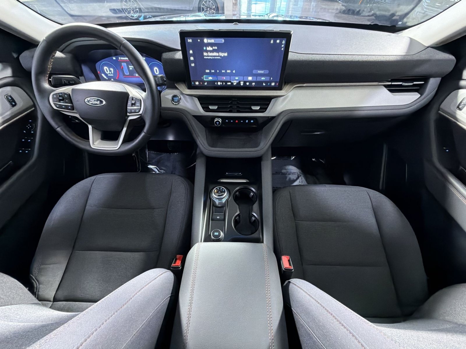 Used 2025 Ford Explorer Active RWD image 38