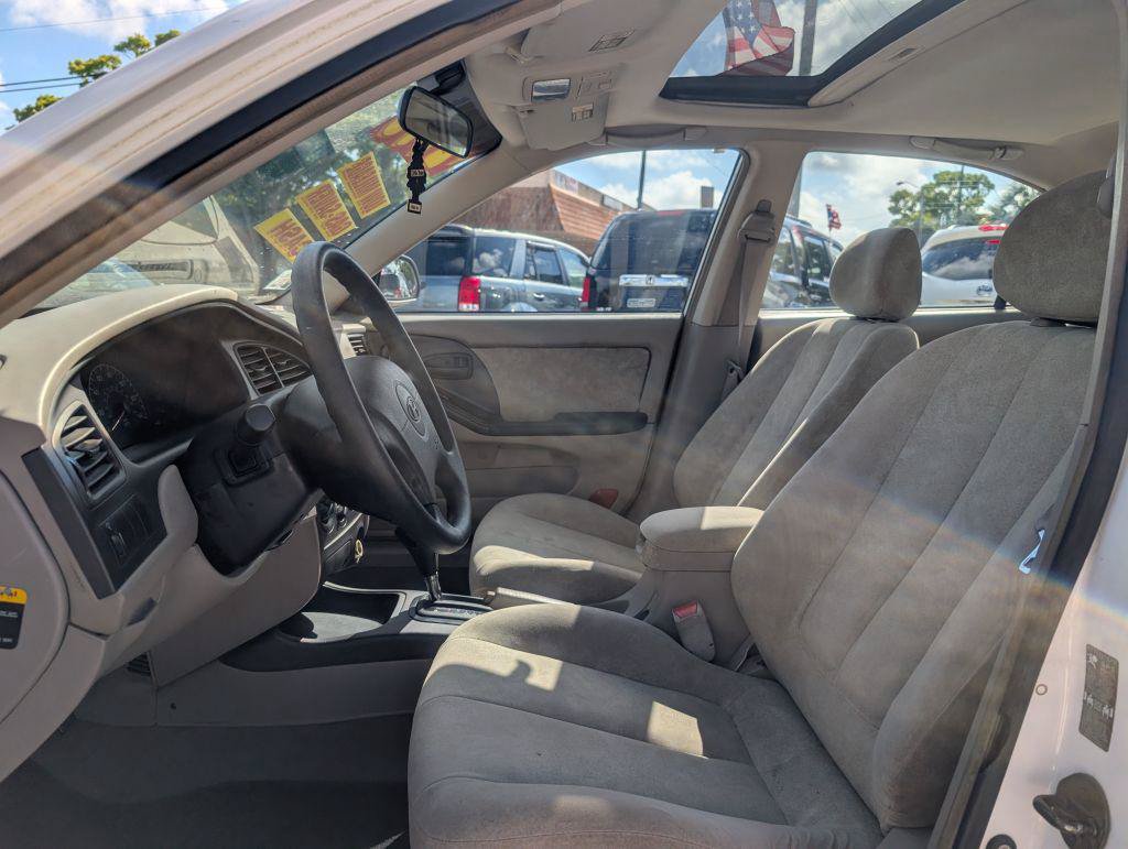 Used 2002 Hyundai Elantra GLS FWD image 9