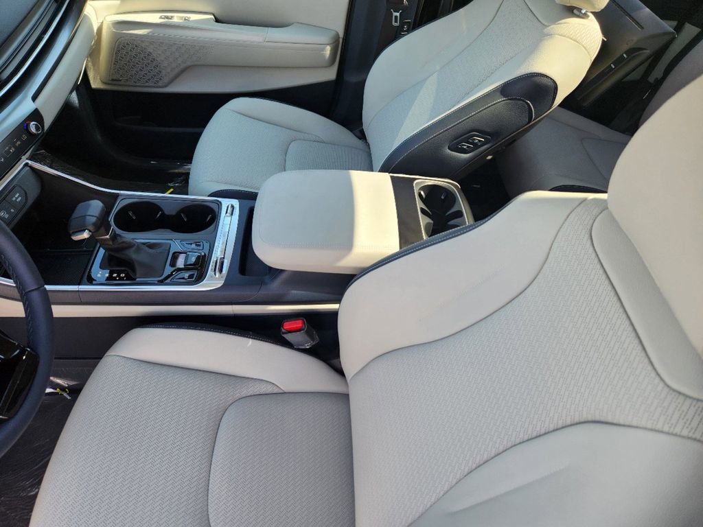 Certified 2025 Kia Carnival SX Prestige image 10