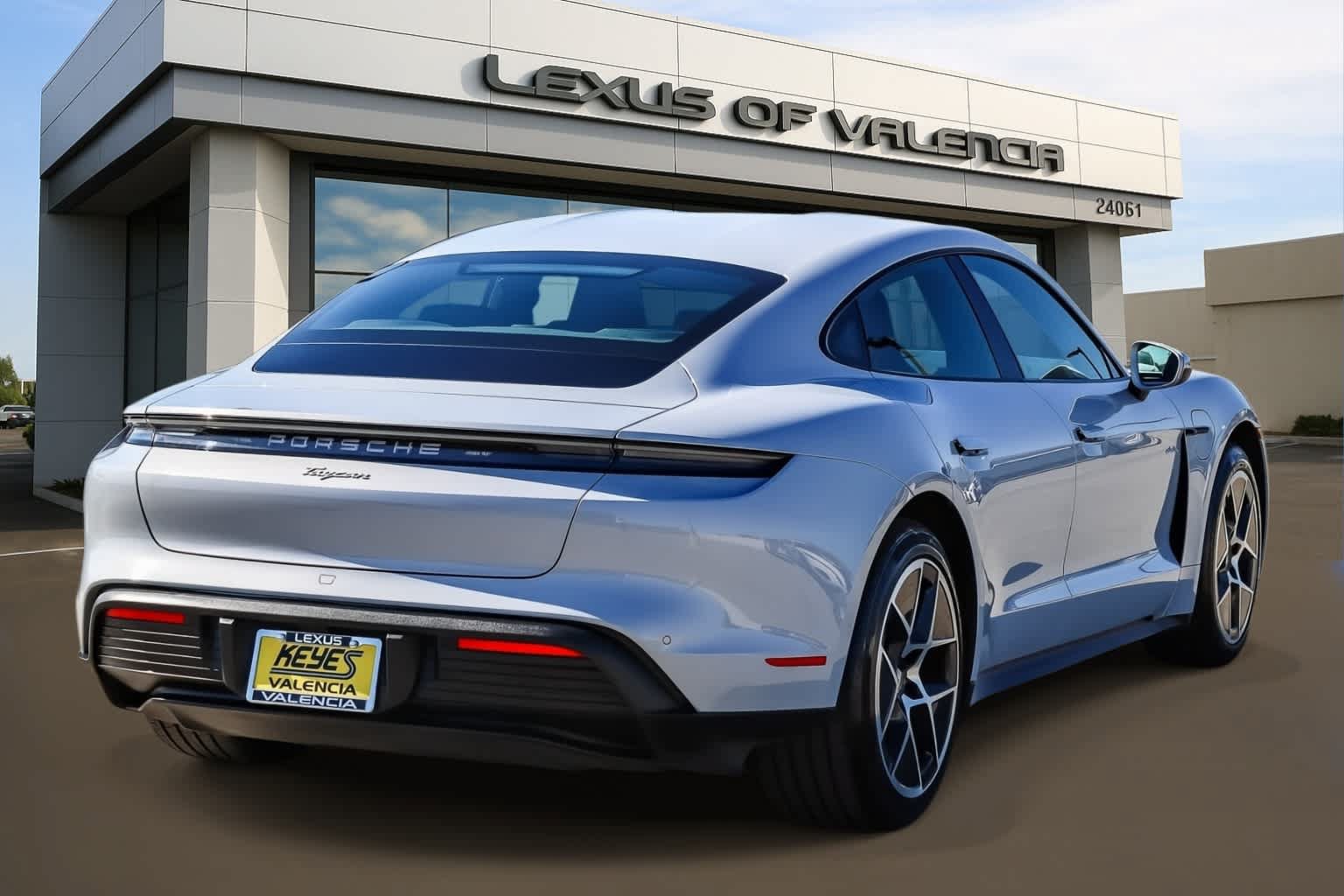Used 2025 Porsche Taycan RWD image 4