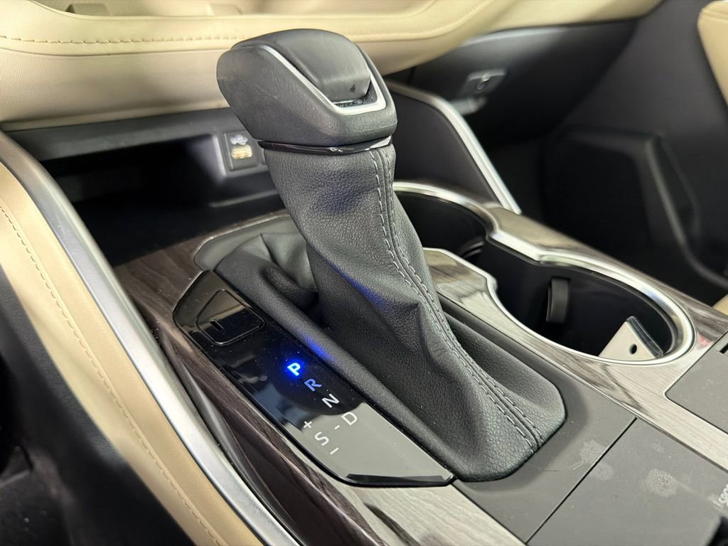 Used 2025 Toyota Highlander Limited image 33