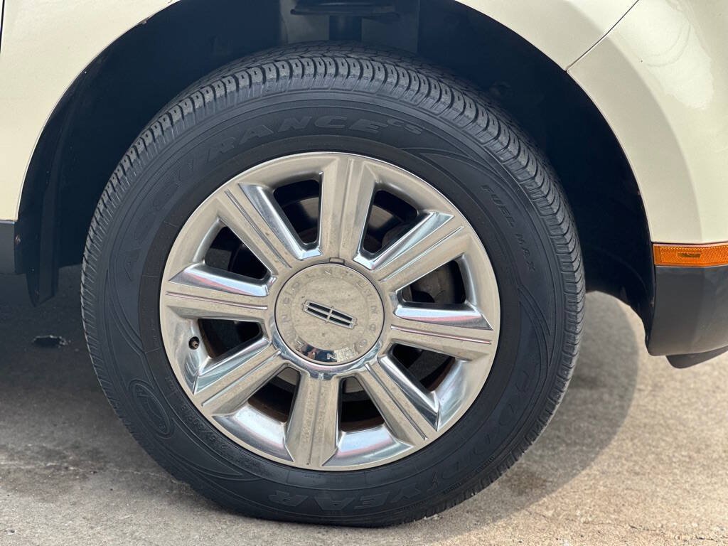 Used 2007 Lincoln MKX AWD image 4
