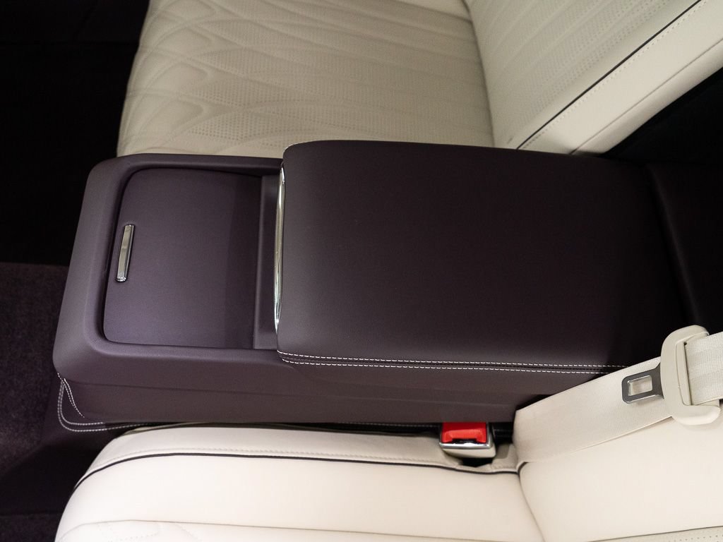 Used 2026 Bentley Flying Spur Plug-In Hybrid AWD/4WD image 26