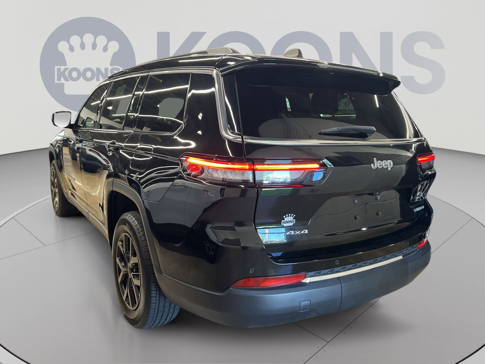 Used 2023 Jeep Grand Cherokee L Limited AWD/4WD image 2