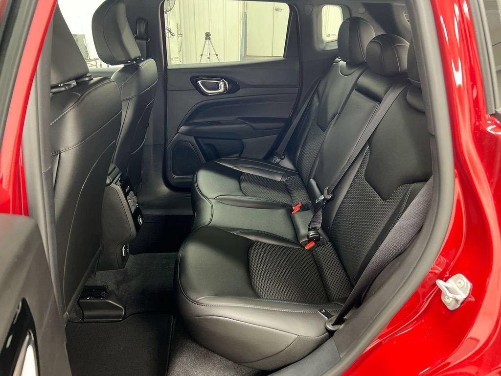 New 2026 Jeep Compass Latitude AWD/4WD image 22