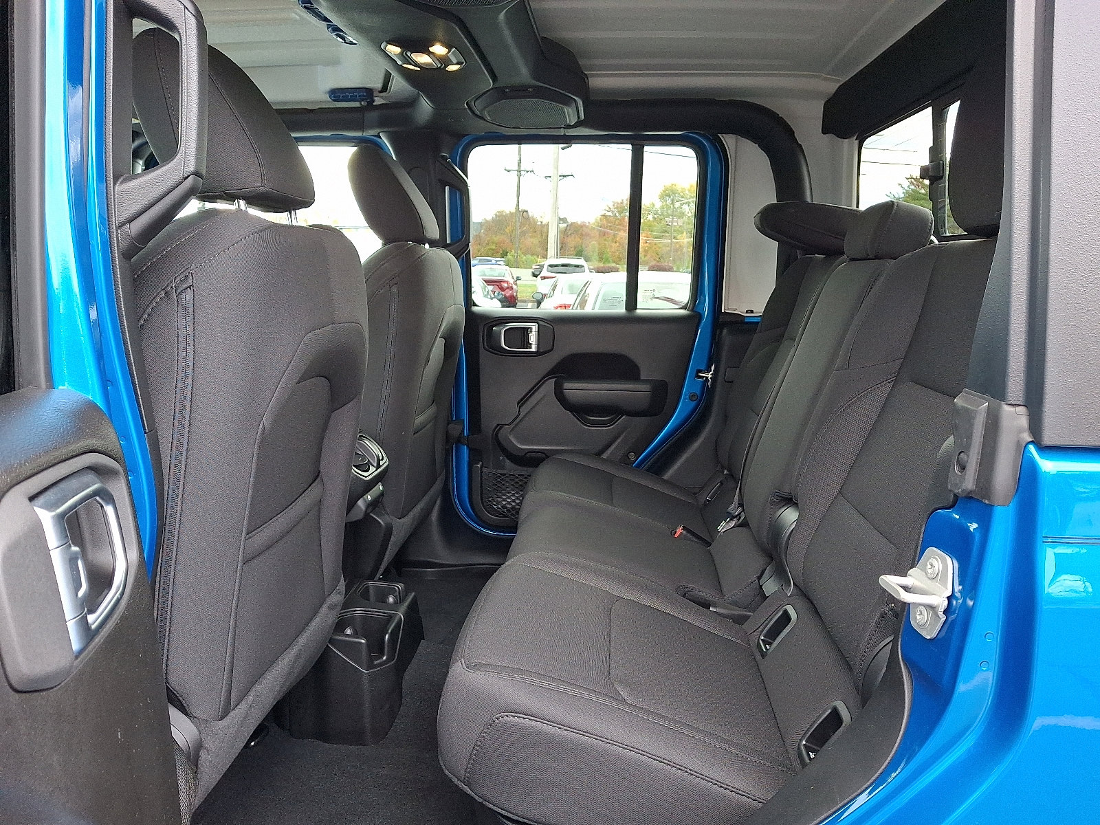 Used 2023 Jeep Gladiator Willys image 10