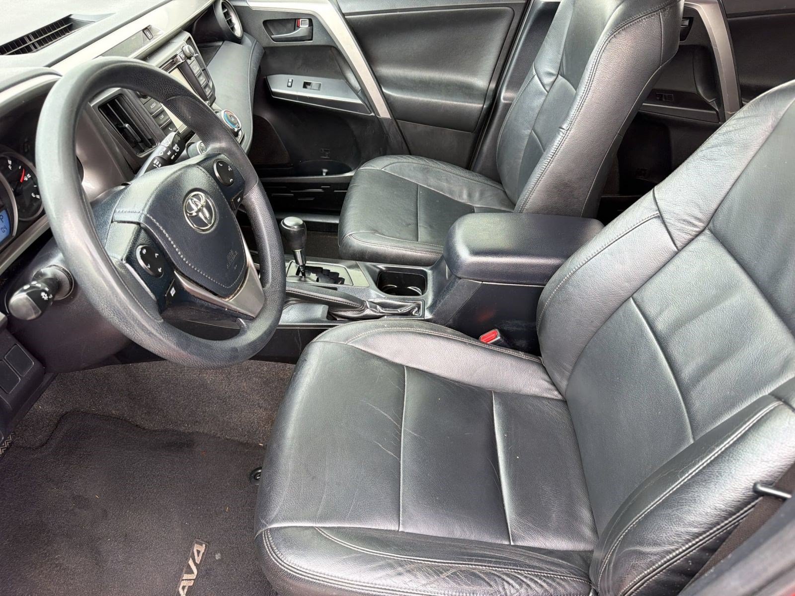 Used 2016 Toyota RAV4 LE FWD image 5